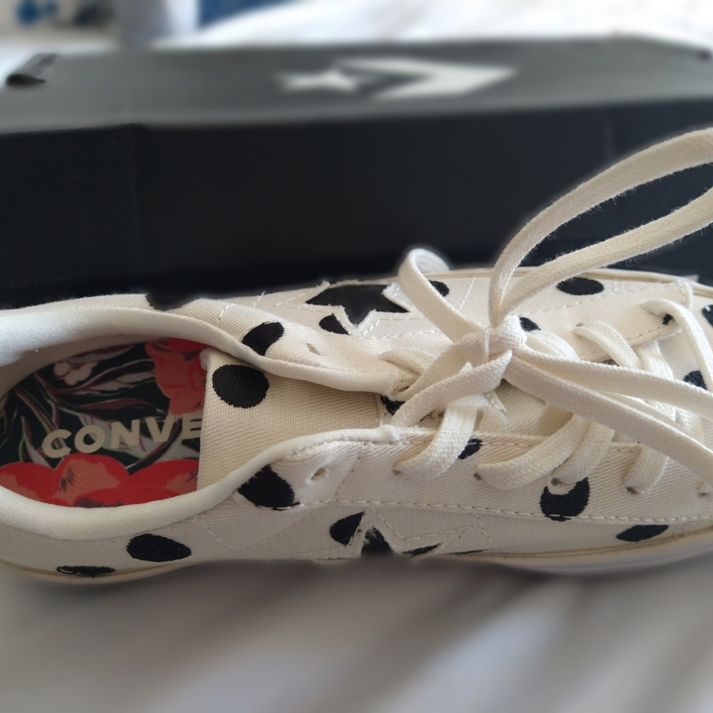 Beautiful converse - Picture 2 of 3